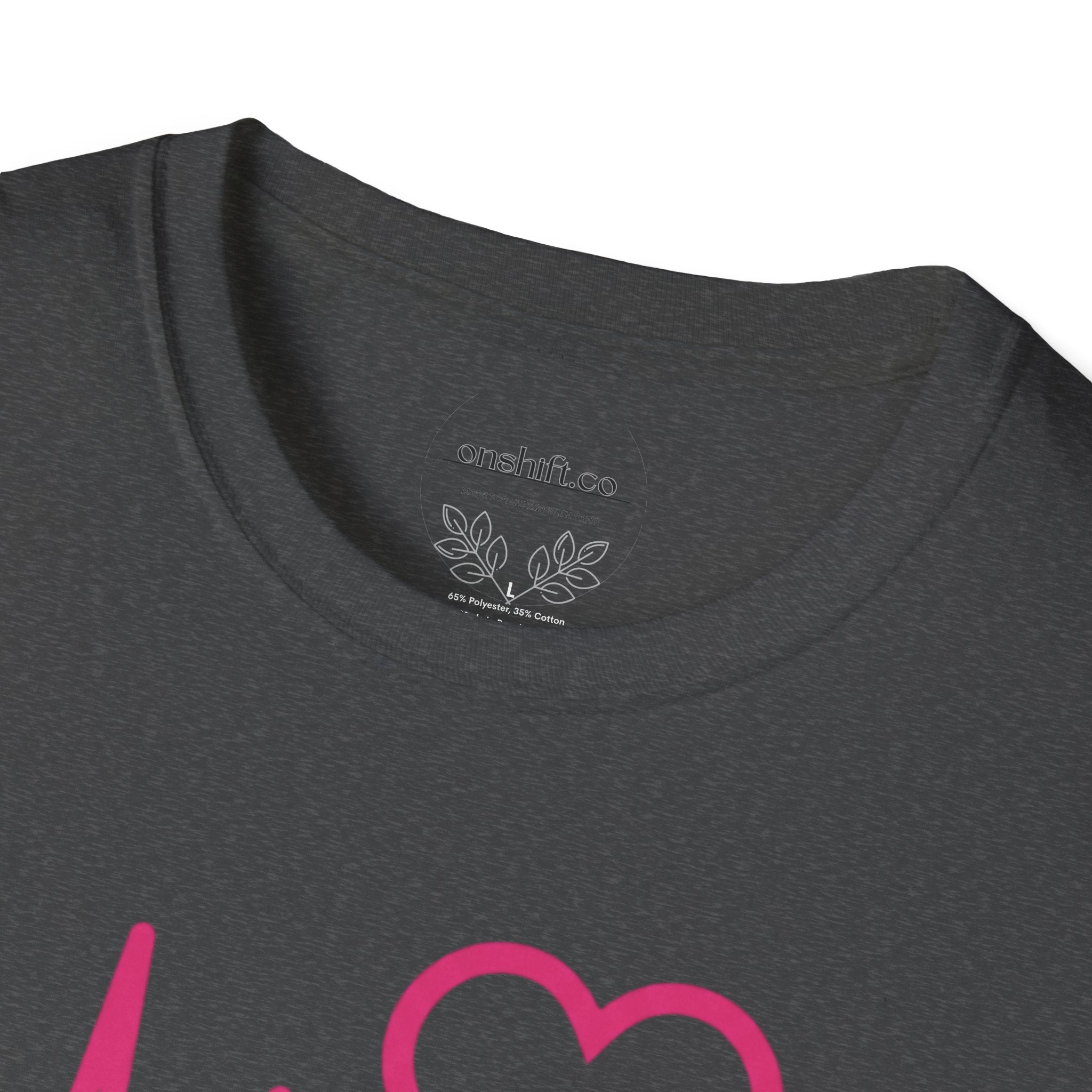 Infirmière en cardiologie : Nous maintenons le rythme T-Shirt
