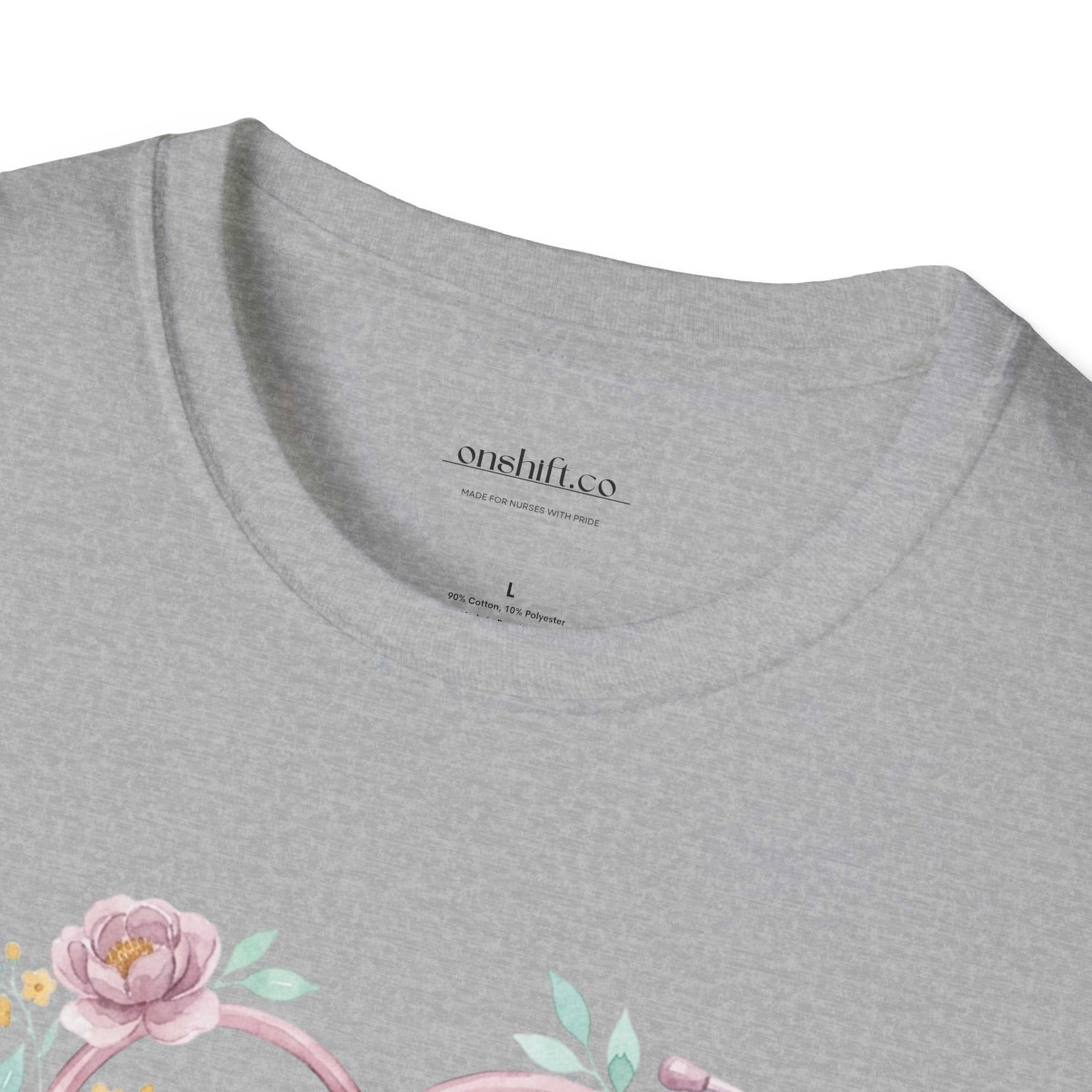 T-shirt floral d'infirmière en soins intensifs