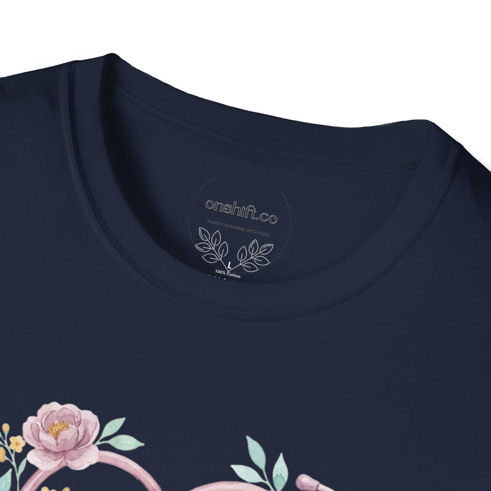 T-shirt floral d'infirmière en soins intensifs