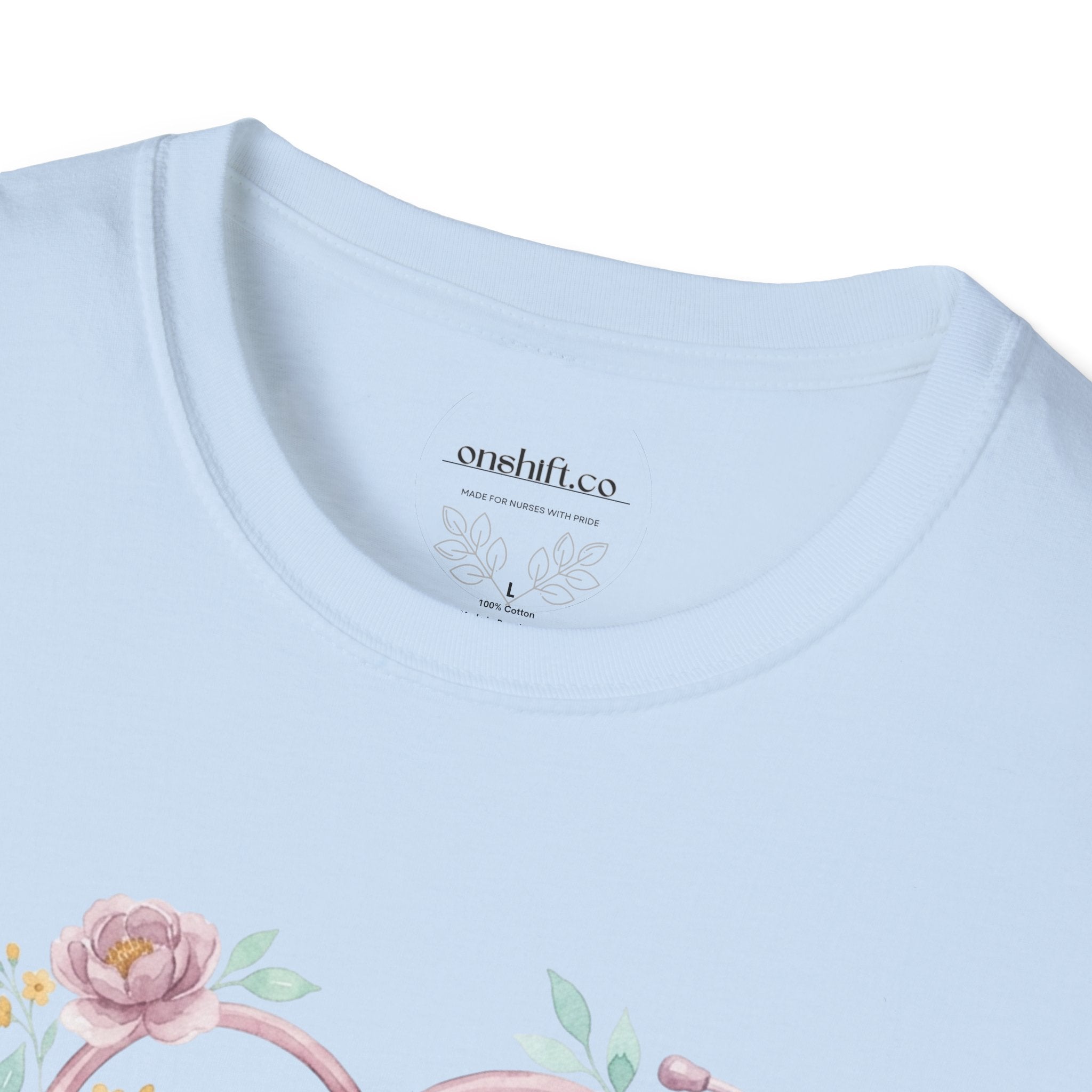 T-shirt floral d'infirmière en soins intensifs