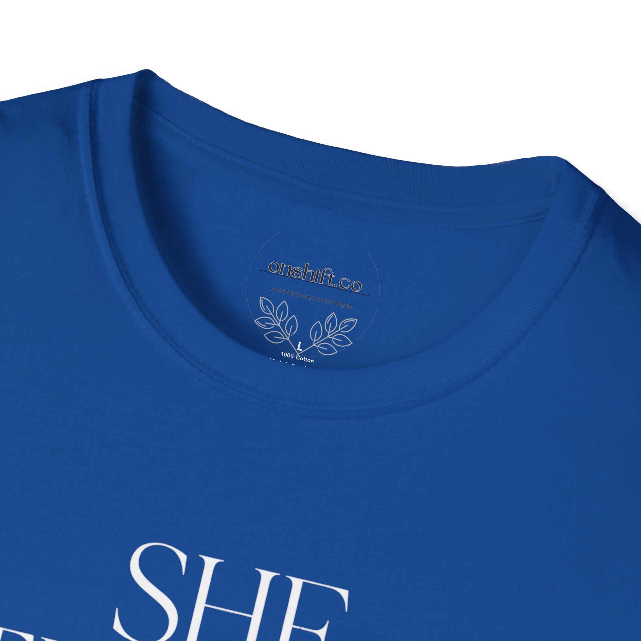 Infirmière urgentiste, elle excelle dans le chaos T-Shirt