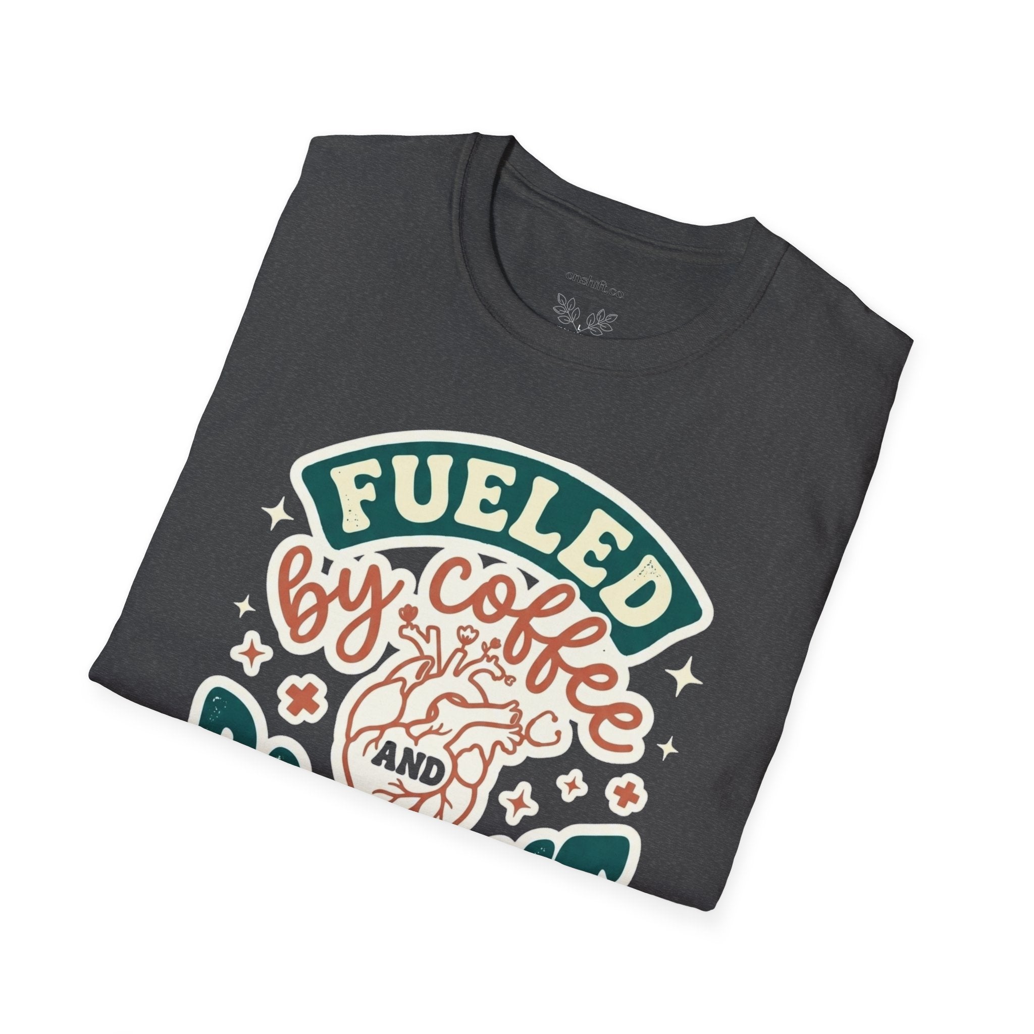 T-shirt Alimenté par le Café et les Soins aux Patients