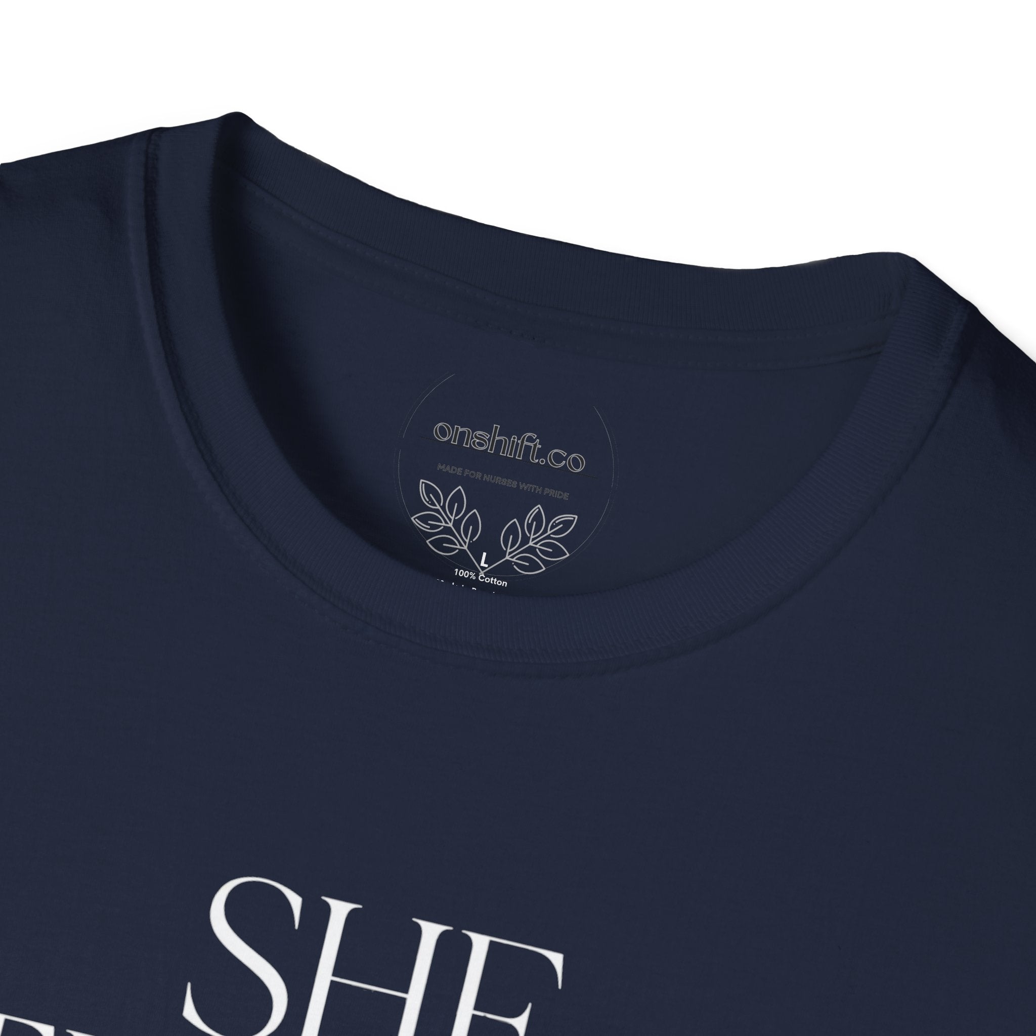 Infirmière urgentiste, elle excelle dans le chaos T-Shirt