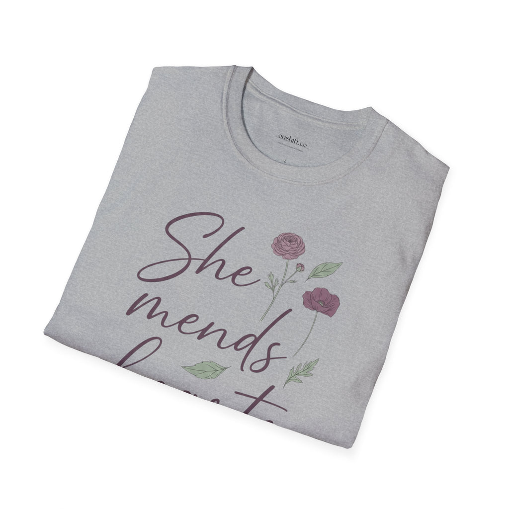 She Mends Hearts Cardiac RN T-Shirt