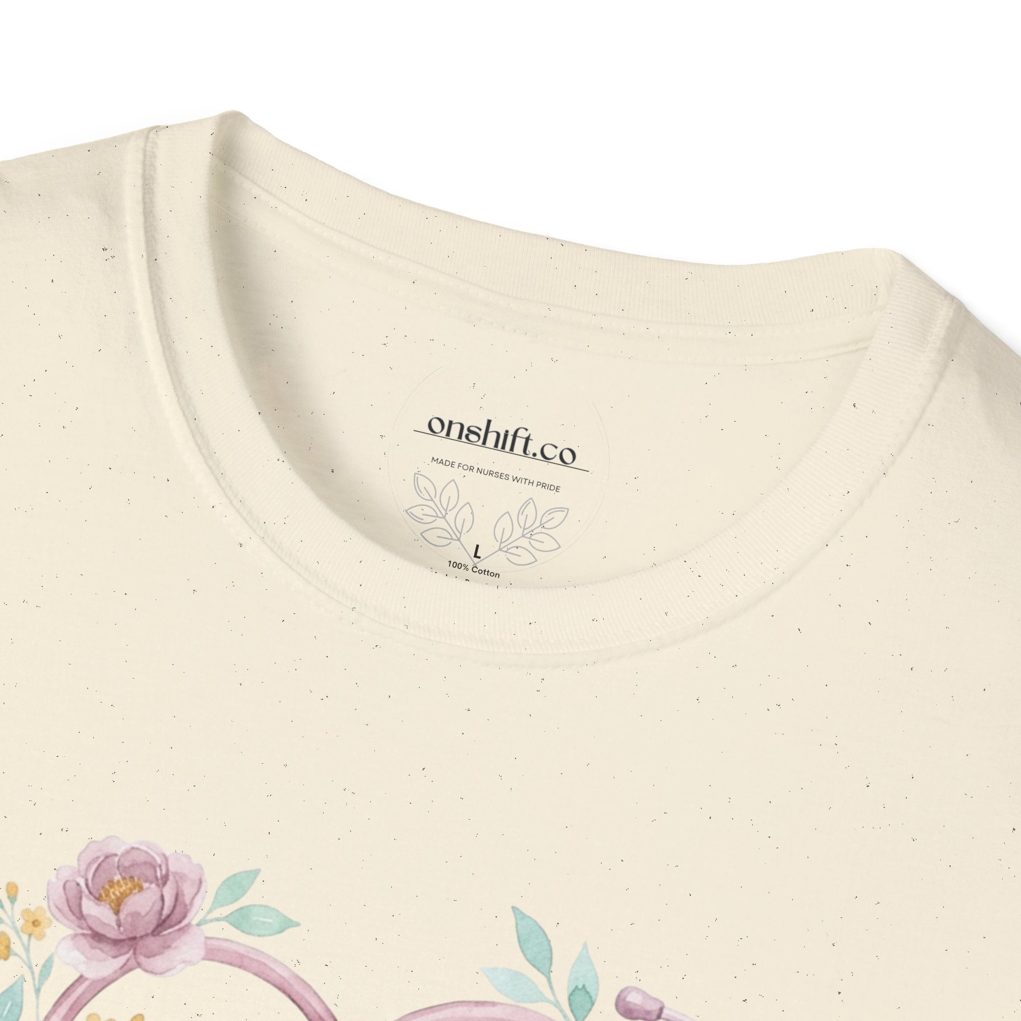 T-shirt floral d'infirmière en soins intensifs