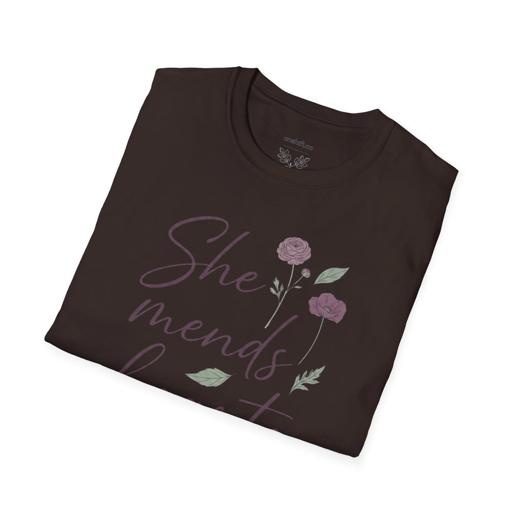 She Mends Hearts Cardiac RN T-Shirt