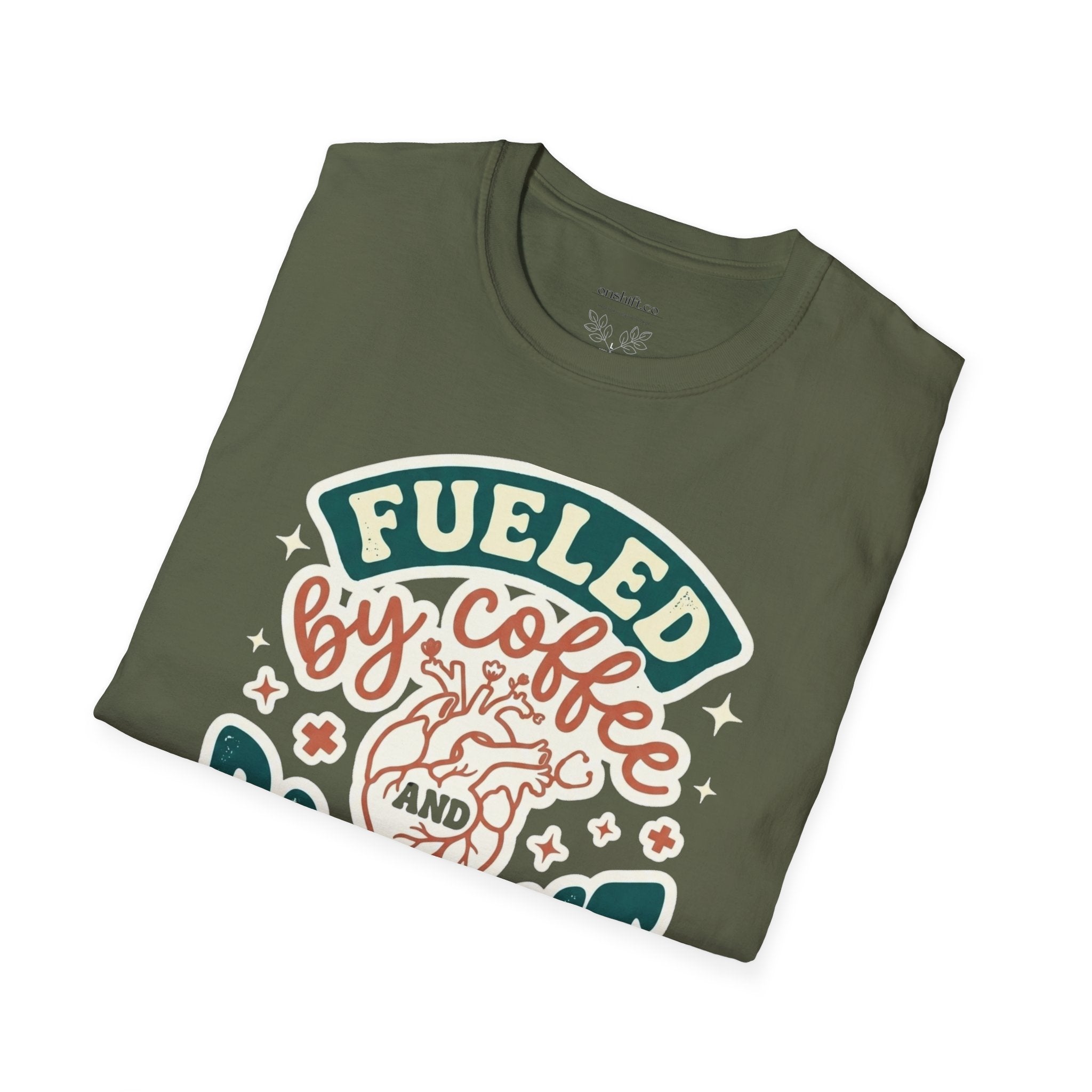 T-shirt Alimenté par le Café et les Soins aux Patients