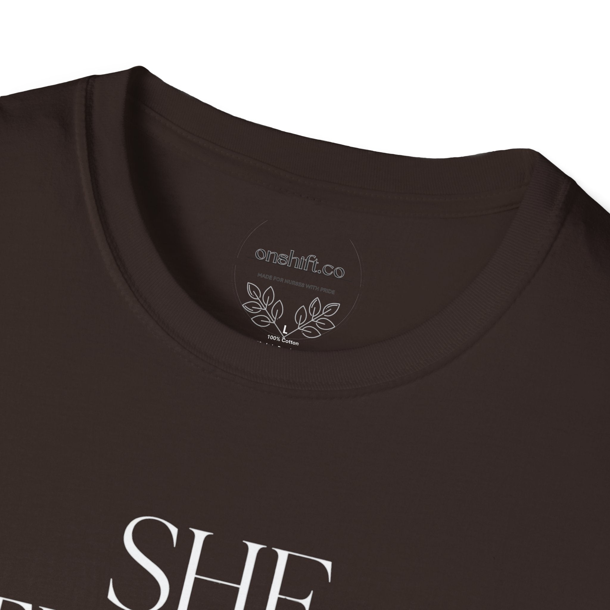 Infirmière urgentiste, elle excelle dans le chaos T-Shirt