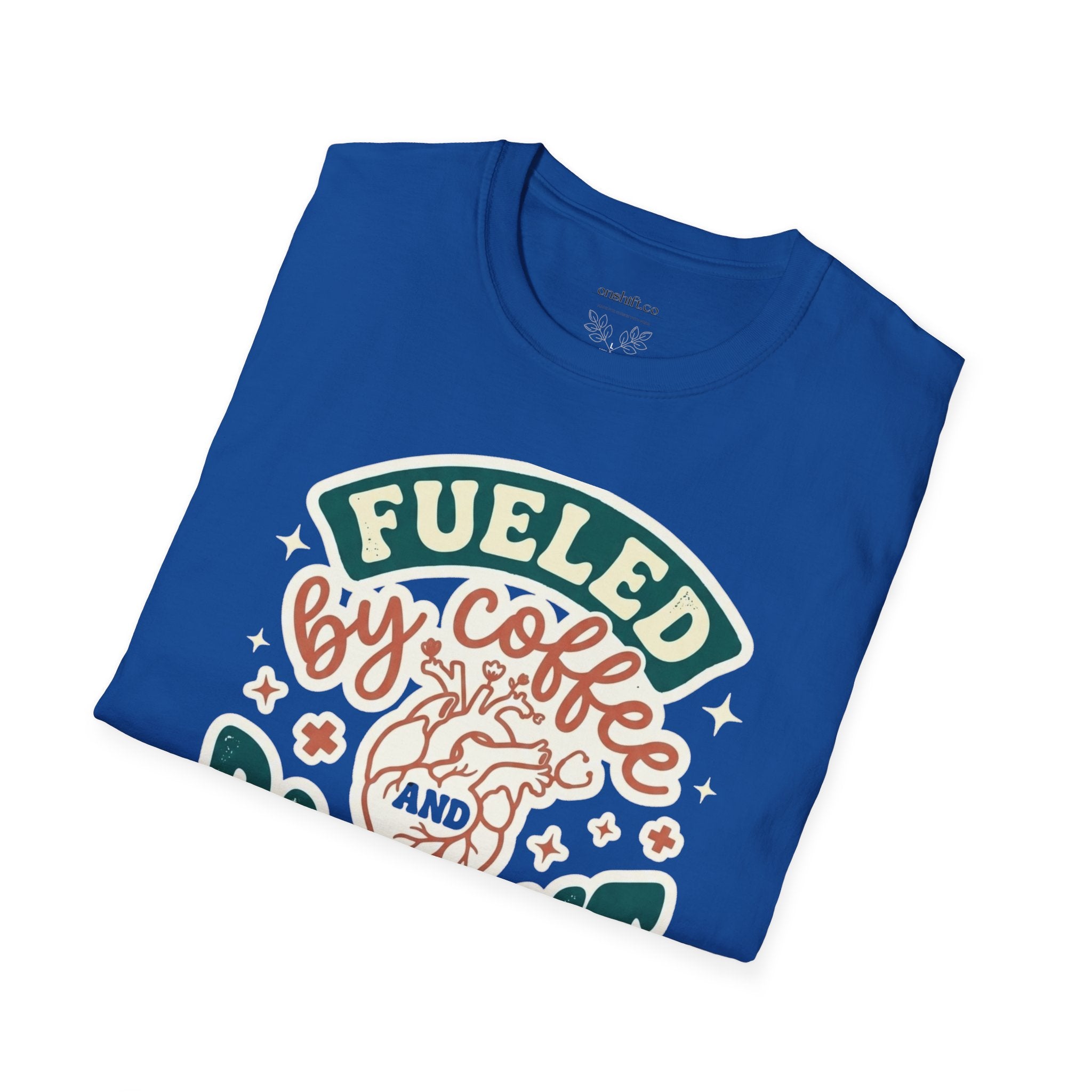 T-shirt Alimenté par le Café et les Soins aux Patients
